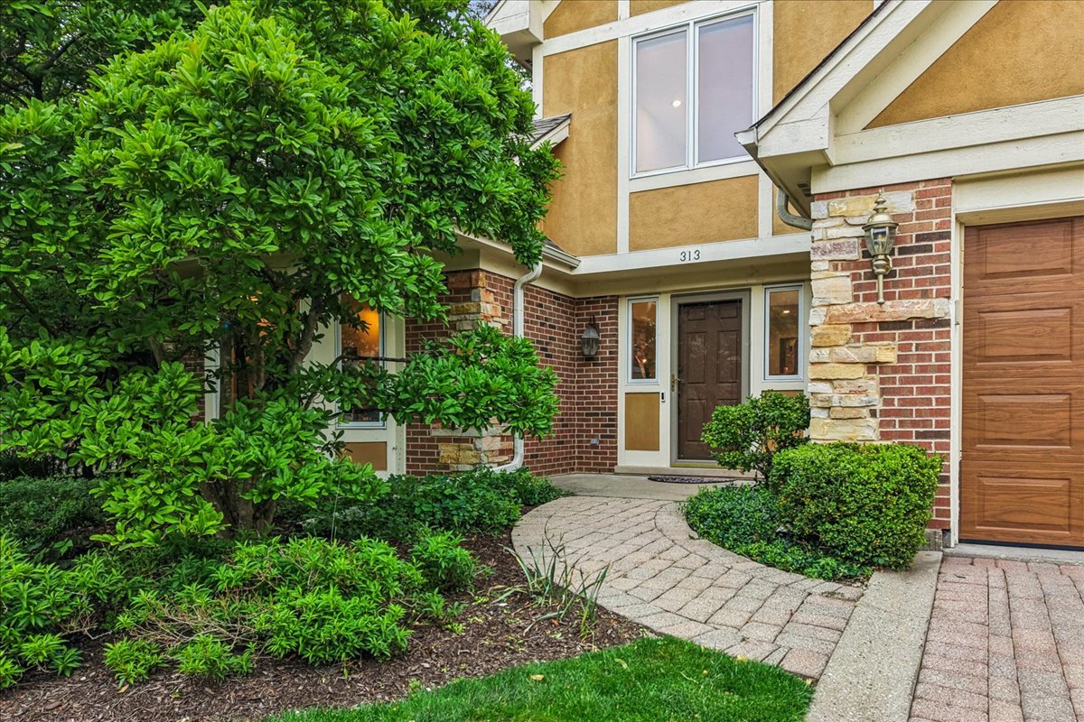 313 Rivershire Court