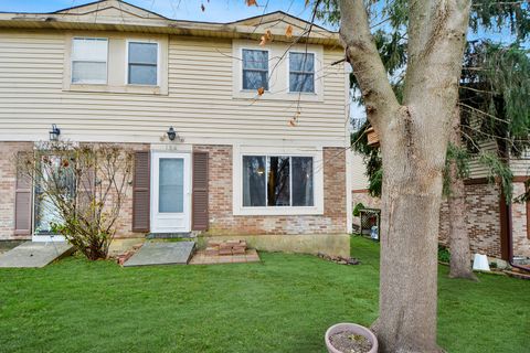 158 S Lake Street Mundelein IL 60060