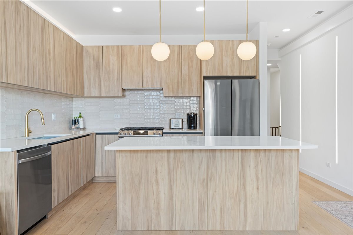 2611 W Haddon Avenue 2