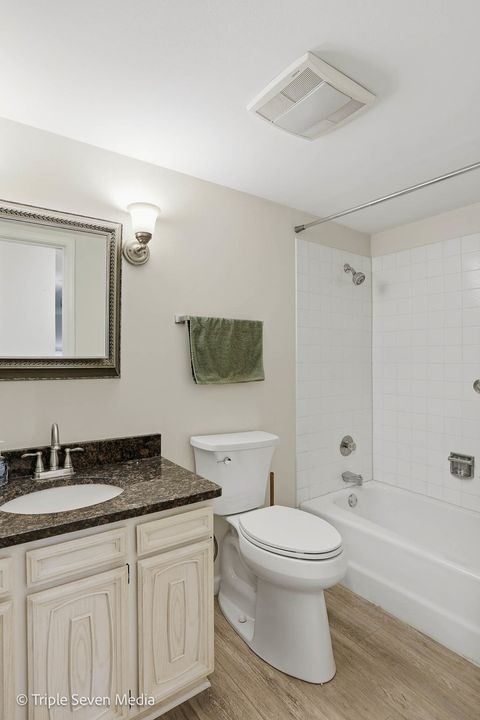 Tiny photo for 440 Raintree Court #1G, Glen Ellyn, IL 60137 (MLS # 12557957)