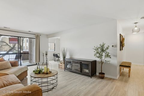 Tiny photo for 440 Raintree Court #1G, Glen Ellyn, IL 60137 (MLS # 12557957)