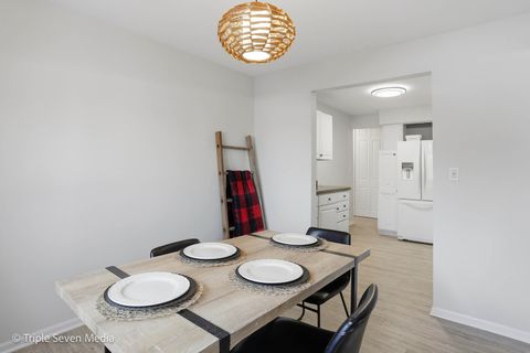 Tiny photo for 440 Raintree Court #1G, Glen Ellyn, IL 60137 (MLS # 12557957)