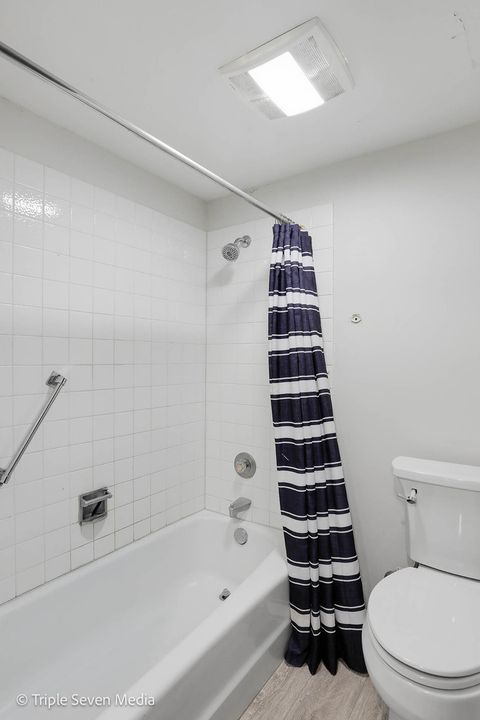 Tiny photo for 440 Raintree Court #1G, Glen Ellyn, IL 60137 (MLS # 12557957)