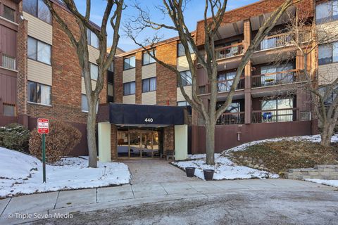 Tiny photo for 440 Raintree Court #1G, Glen Ellyn, IL 60137 (MLS # 12557957)