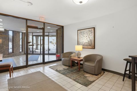 Tiny photo for 440 Raintree Court #1G, Glen Ellyn, IL 60137 (MLS # 12557957)