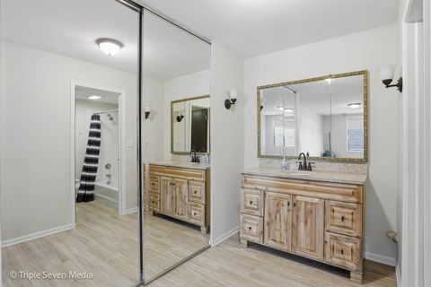 Tiny photo for 440 Raintree Court #1G, Glen Ellyn, IL 60137 (MLS # 12557957)