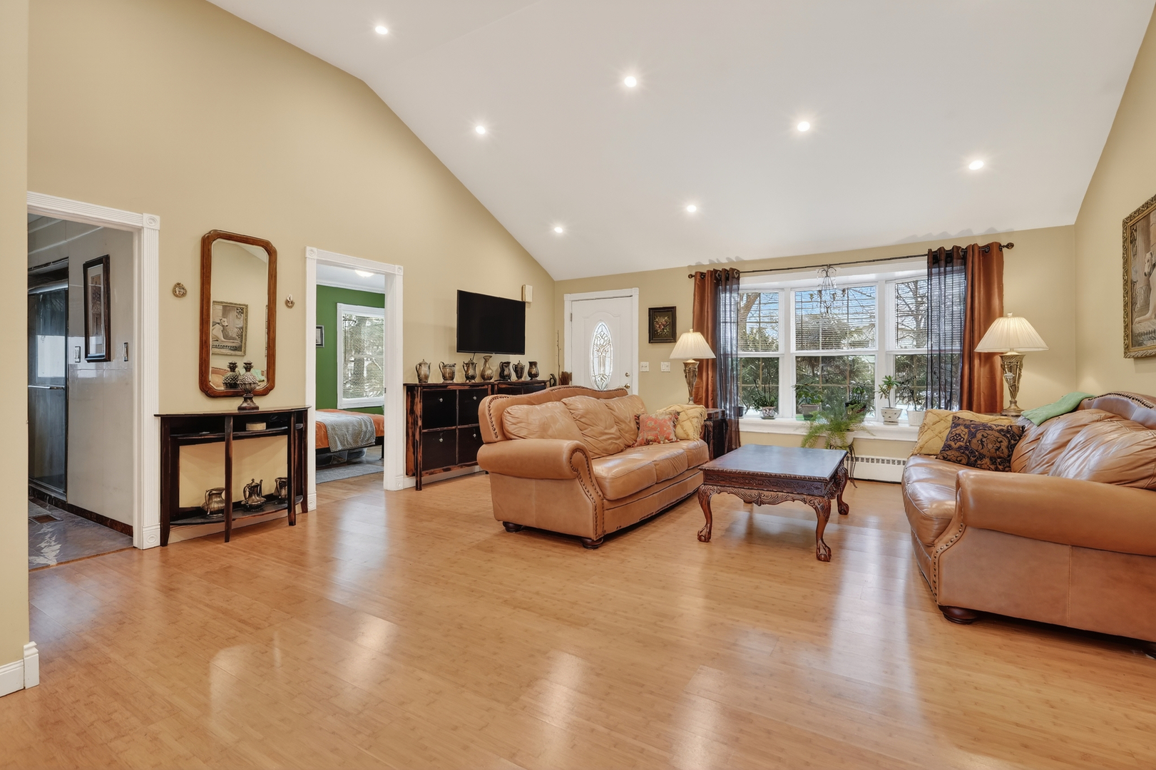 1748 N Windsor Drive