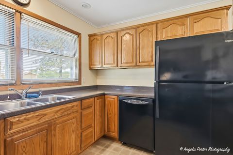 Tiny photo for 2923 Shorewood Drive, McHenry, IL 60050 (MLS # 12687637)