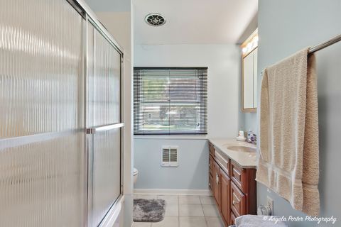 Tiny photo for 2923 Shorewood Drive, McHenry, IL 60050 (MLS # 12687637)