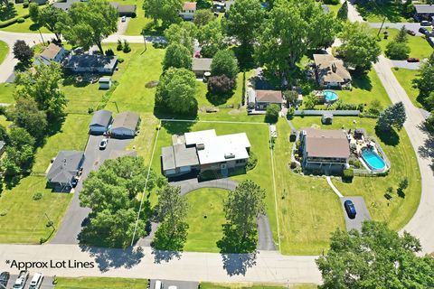 Tiny photo for 2923 Shorewood Drive, McHenry, IL 60050 (MLS # 12687637)