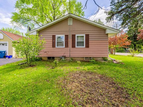Tiny photo for 1045 Palace Street, Aurora, IL 60506 (MLS # 12624223)