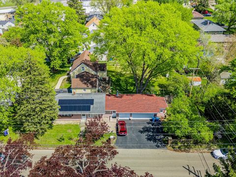 Tiny photo for 1045 Palace Street, Aurora, IL 60506 (MLS # 12624223)