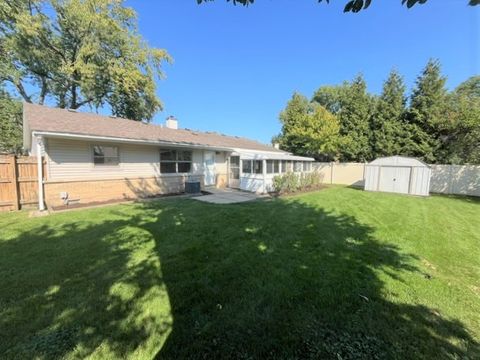 Tiny photo for 539 Ridgewood Road, Elk Grove Village, IL 60007 (MLS # 12472049)