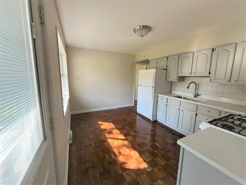 Tiny photo for 539 Ridgewood Road, Elk Grove Village, IL 60007 (MLS # 12472049)