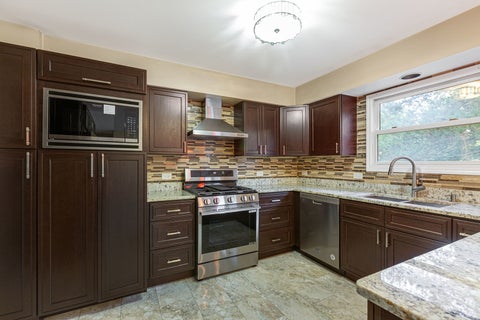 Tiny photo for 77 Montclair Road, Vernon Hills, IL 60061 (MLS # 12770751)