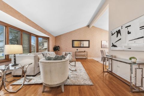 Tiny photo for 1305 E Mulberry Lane, Mount Prospect, IL 60056 (MLS # 12572858)