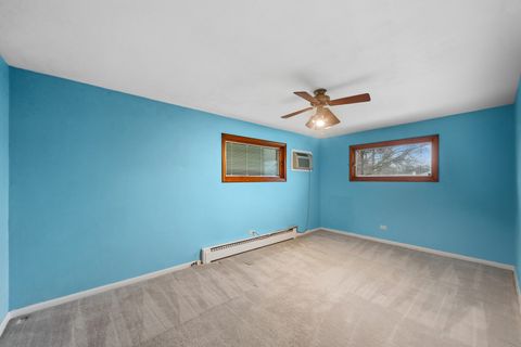 Tiny photo for 1305 E Mulberry Lane, Mount Prospect, IL 60056 (MLS # 12572858)
