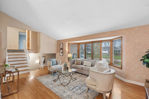 Tiny photo for 1305 E Mulberry Lane, Mount Prospect, IL 60056 (MLS # 12572858)