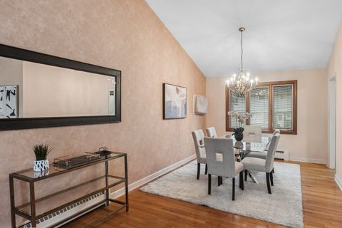 Tiny photo for 1305 E Mulberry Lane, Mount Prospect, IL 60056 (MLS # 12572858)