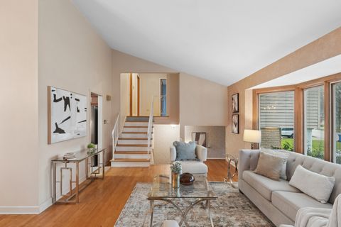 Tiny photo for 1305 E Mulberry Lane, Mount Prospect, IL 60056 (MLS # 12572858)