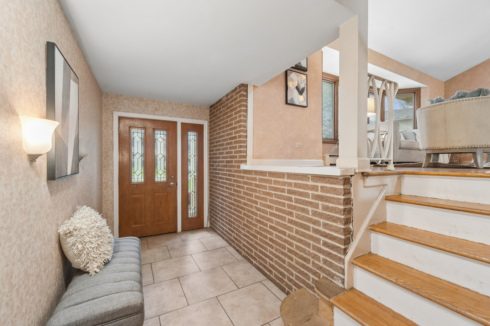 1305 E Mulberry Lane