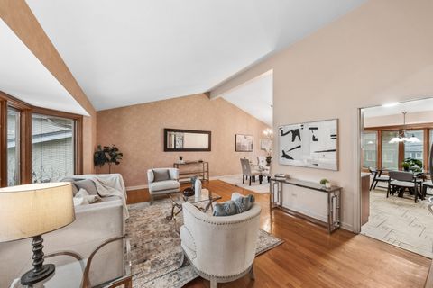 Tiny photo for 1305 E Mulberry Lane, Mount Prospect, IL 60056 (MLS # 12572858)