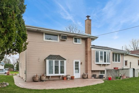 Tiny photo for 1305 E Mulberry Lane, Mount Prospect, IL 60056 (MLS # 12572858)