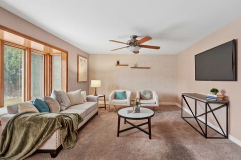 Tiny photo for 1305 E Mulberry Lane, Mount Prospect, IL 60056 (MLS # 12572858)