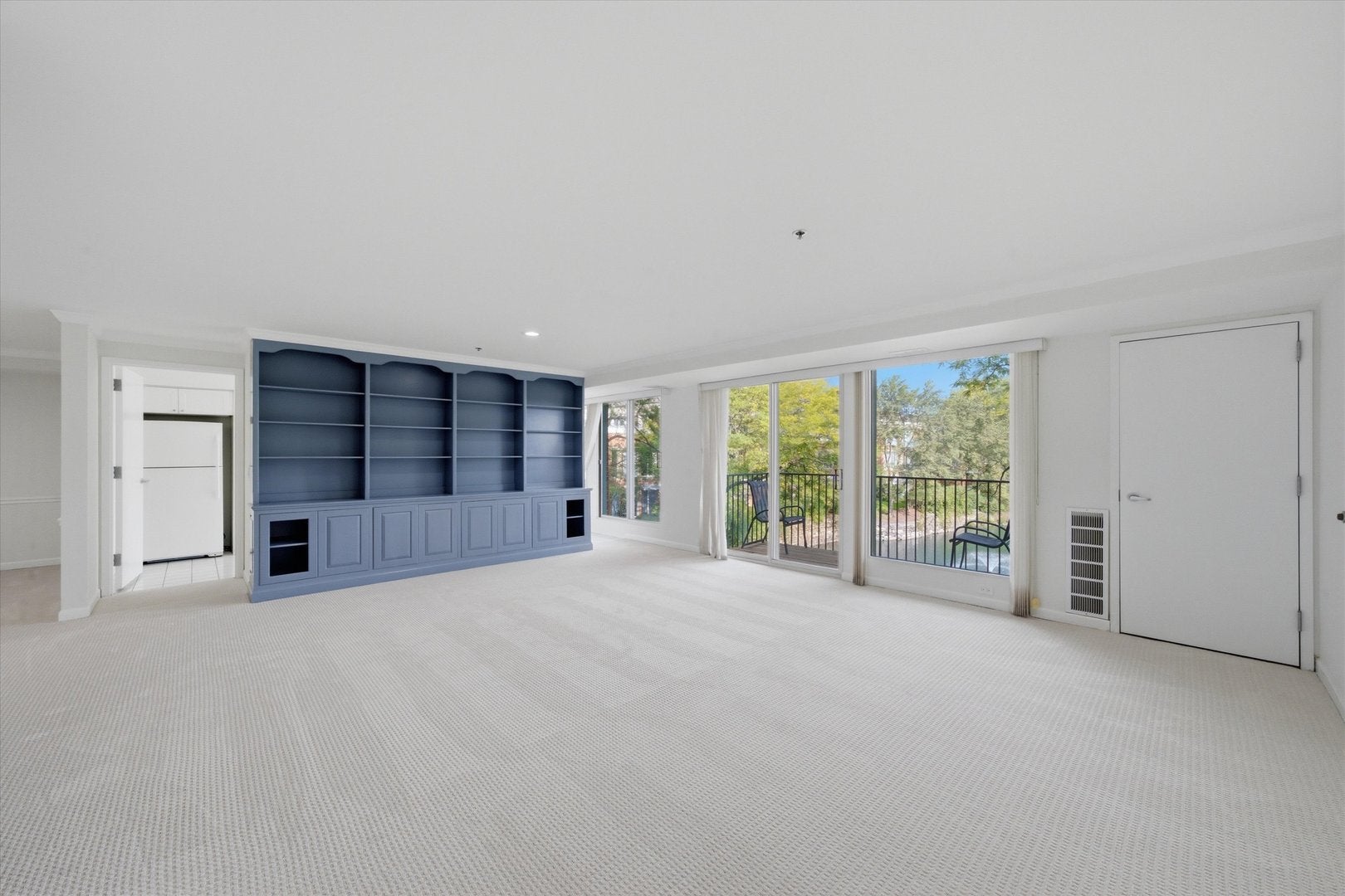 4010 Arbor Lane 203