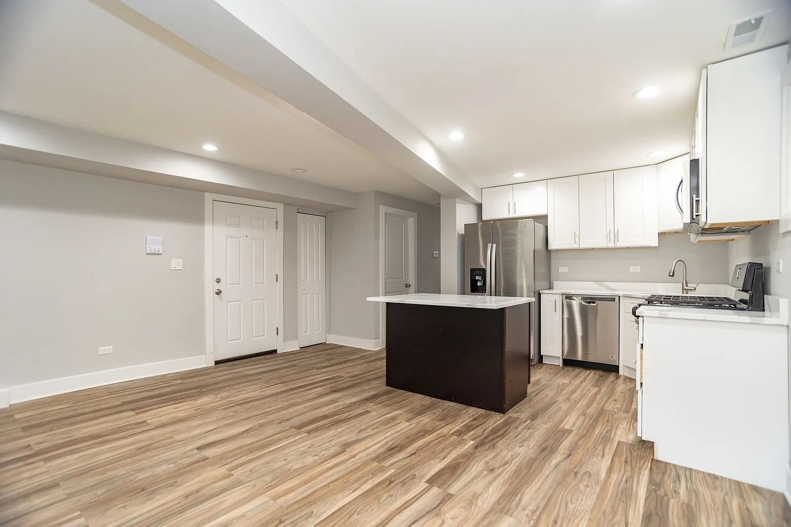 4906 N Rockwell Street G