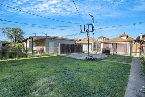 Tiny photo for 1511 N Monitor Avenue, Chicago, IL 60651 (MLS # 12433825)