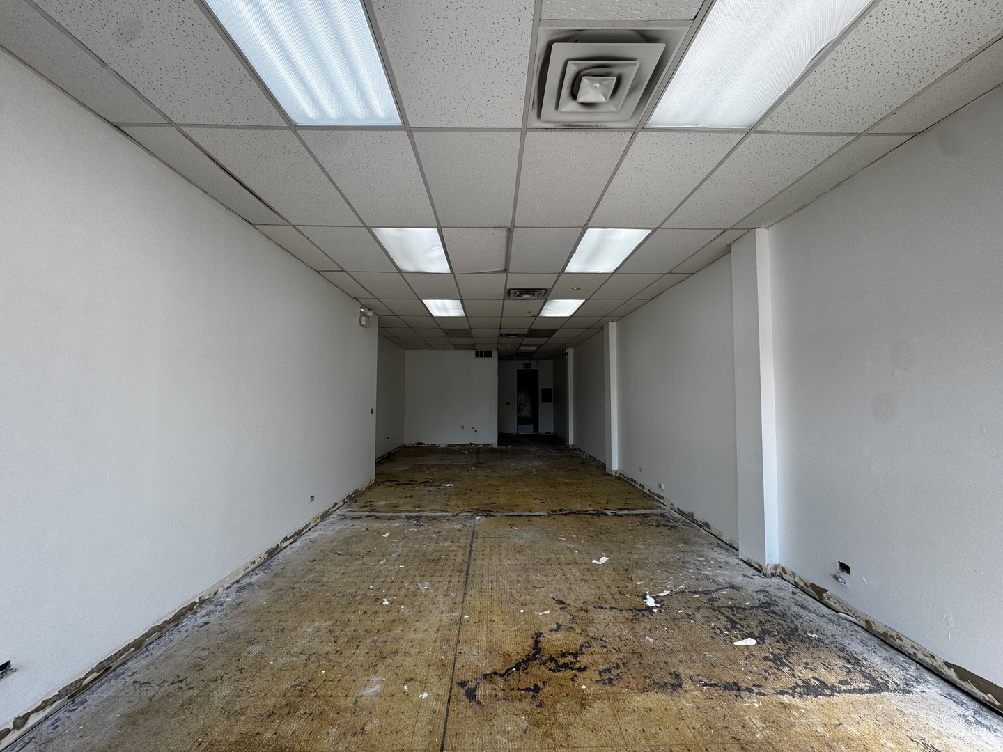 3318 W Lawrence Avenue