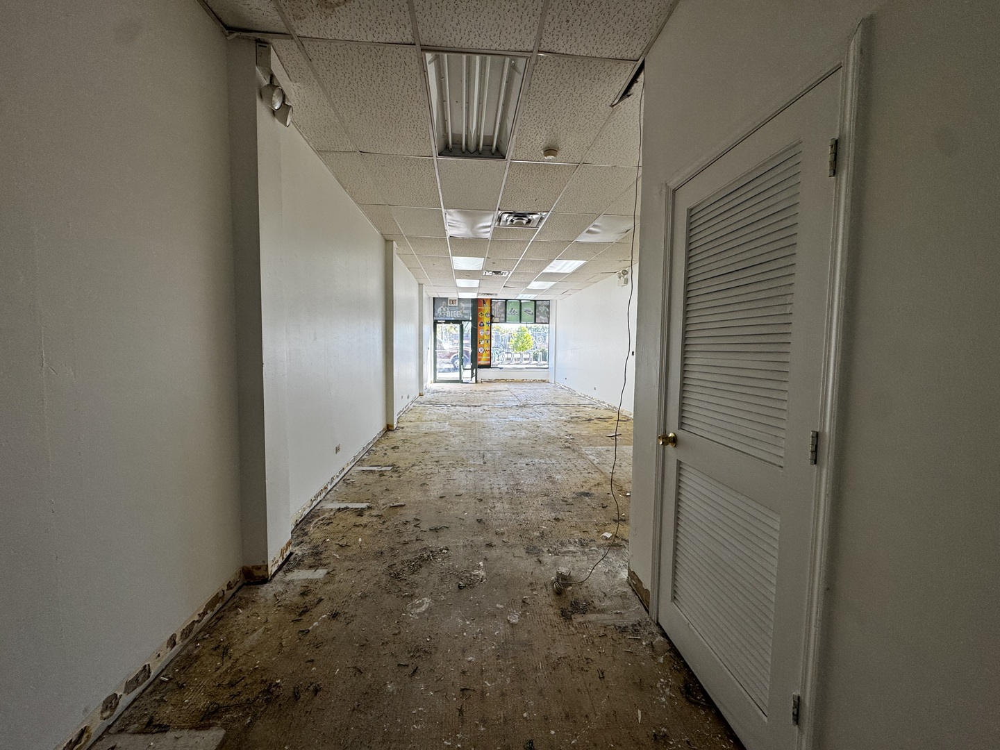 3318 W Lawrence Avenue