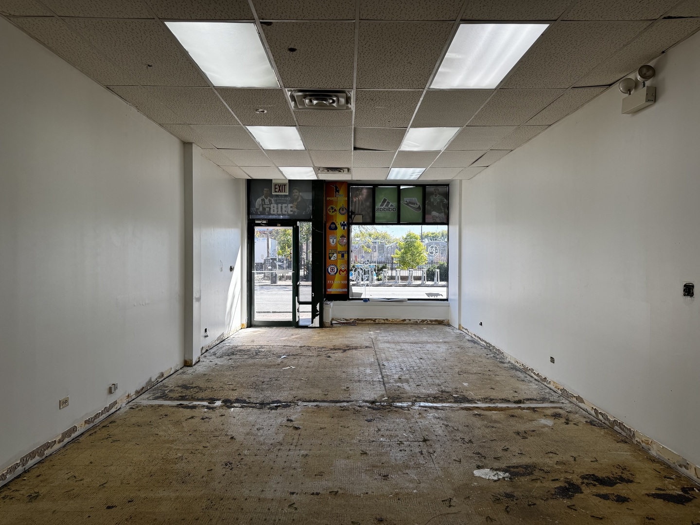 3318 W Lawrence Avenue