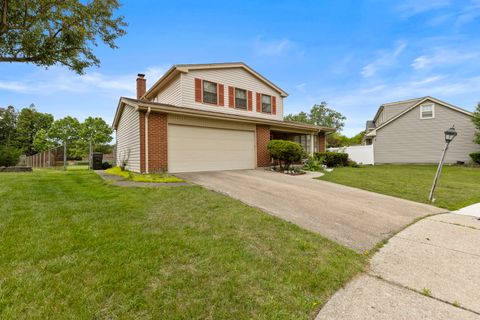 Tiny photo for 762 Oakwood Drive, Westmont, IL 60559 (MLS # 12686752)