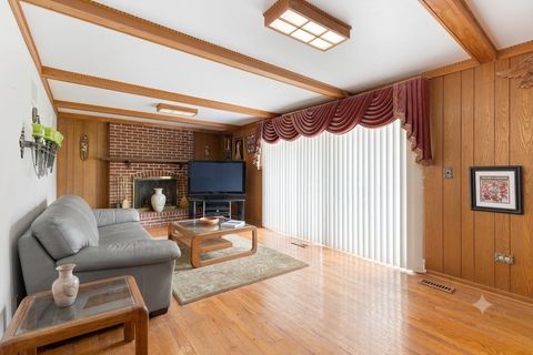 Tiny photo for 762 Oakwood Drive, Westmont, IL 60559 (MLS # 12686752)