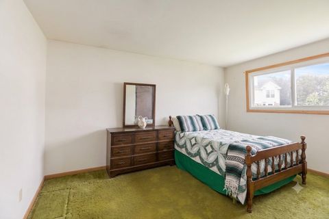 Tiny photo for 762 Oakwood Drive, Westmont, IL 60559 (MLS # 12686752)