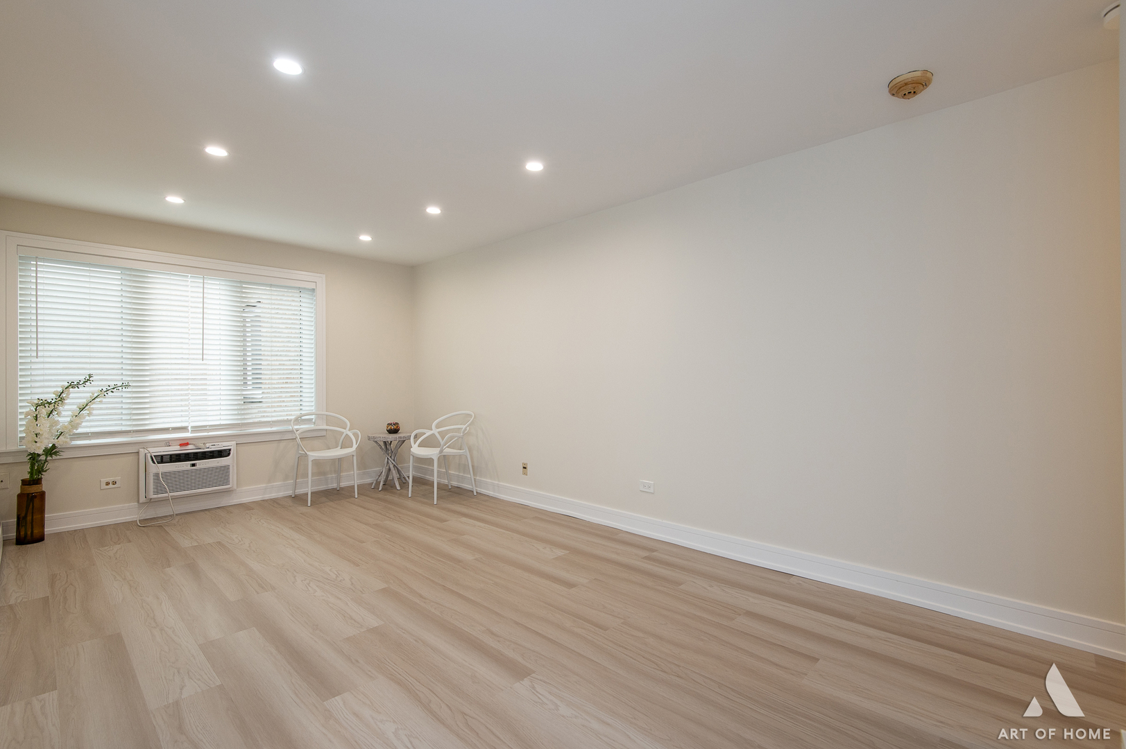 2920 N Harlem Avenue 2J