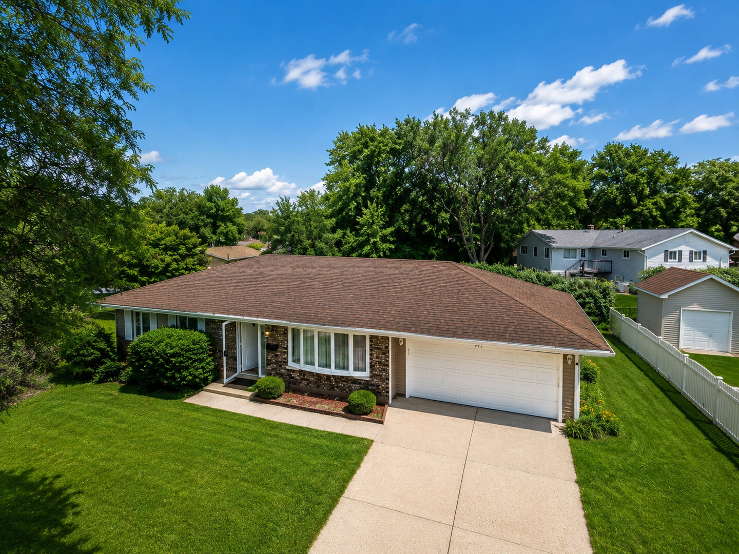 935 S CEDARCREST Drive