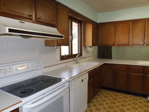 Tiny photo for 1804 Kelly Court, Rock Falls, IL 61071 (MLS # 12592228)