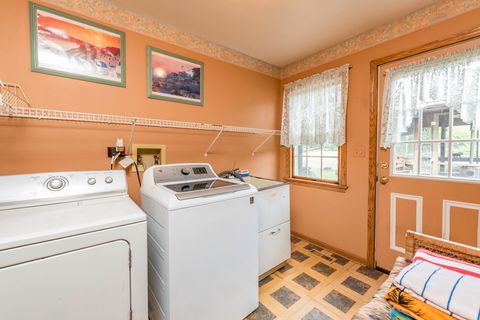 Tiny photo for 2102 W Hunters Lane, Spring Grove, IL 60081 (MLS # 12419917)