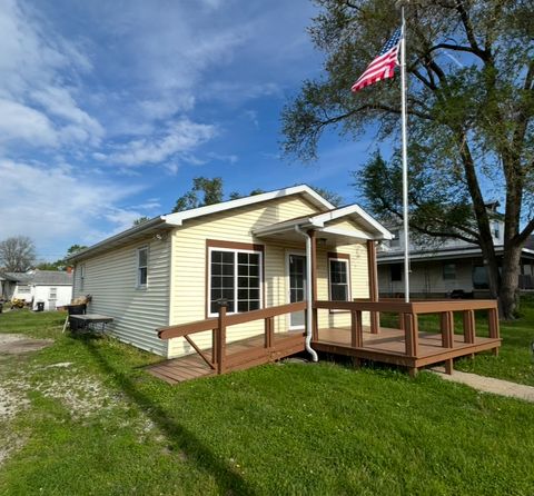 Tiny photo for 117 N Vermilion Street, Potomac, IL 61865 (MLS # 12331524)