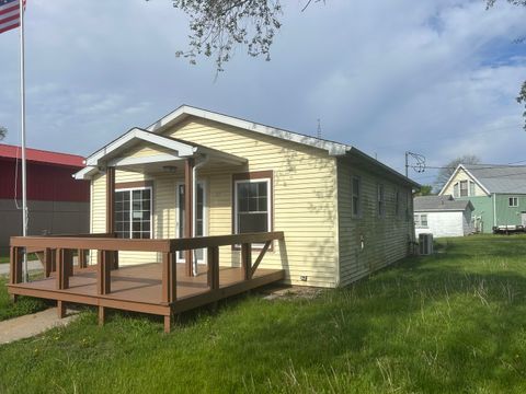 Tiny photo for 117 N Vermilion Street, Potomac, IL 61865 (MLS # 12331524)