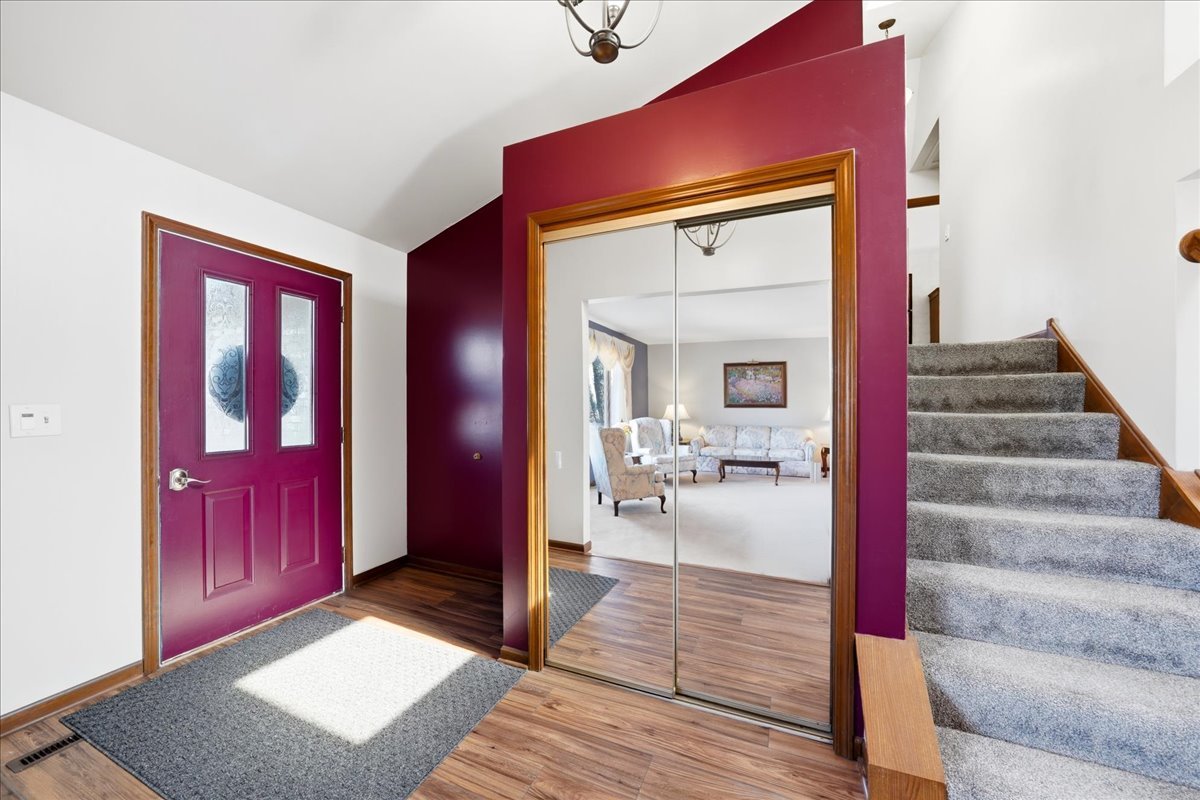 916 W JOLIET Highway