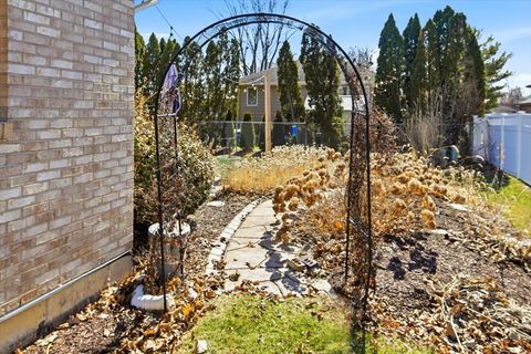 Tiny photo for 916 W JOLIET Highway, New Lenox, IL 60451 (MLS # 12582456)