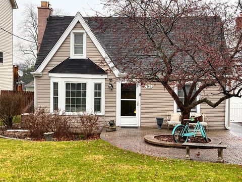 1N261 Stacy Court Glen Ellyn IL 60137