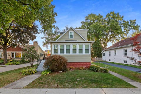 Photo of 141 N cedar Street, Palatine, IL 60067 (MLS # 12736842)
