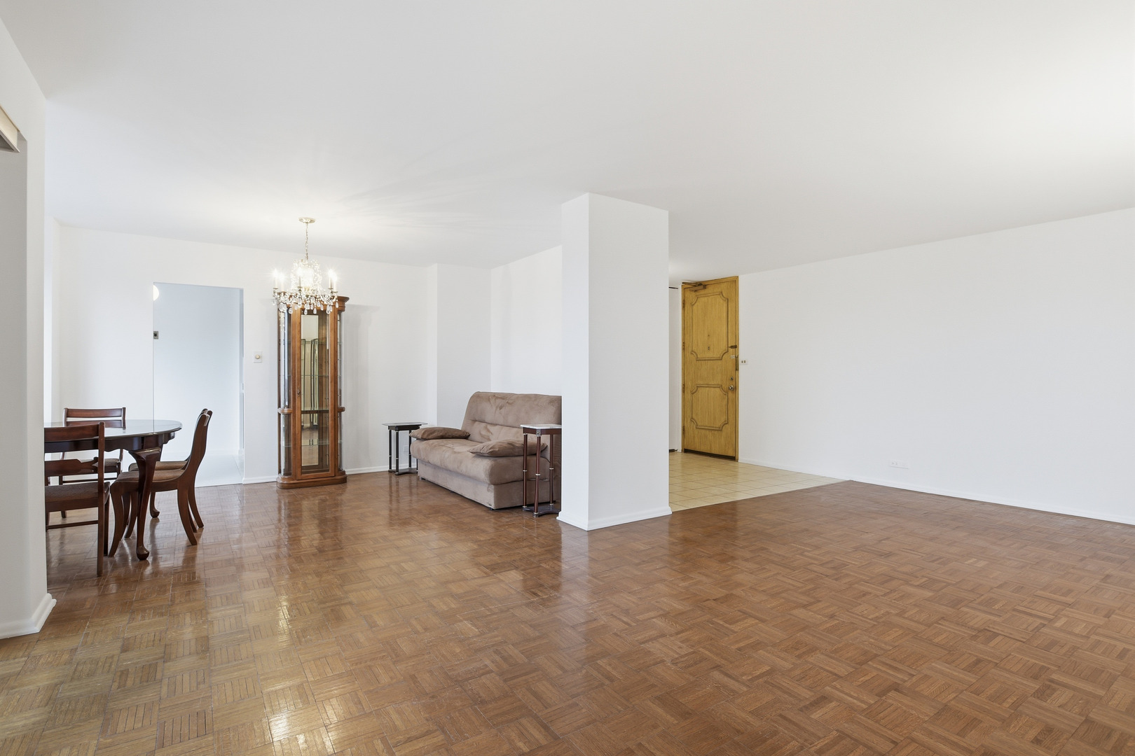 6833 N KEDZIE Avenue 1006