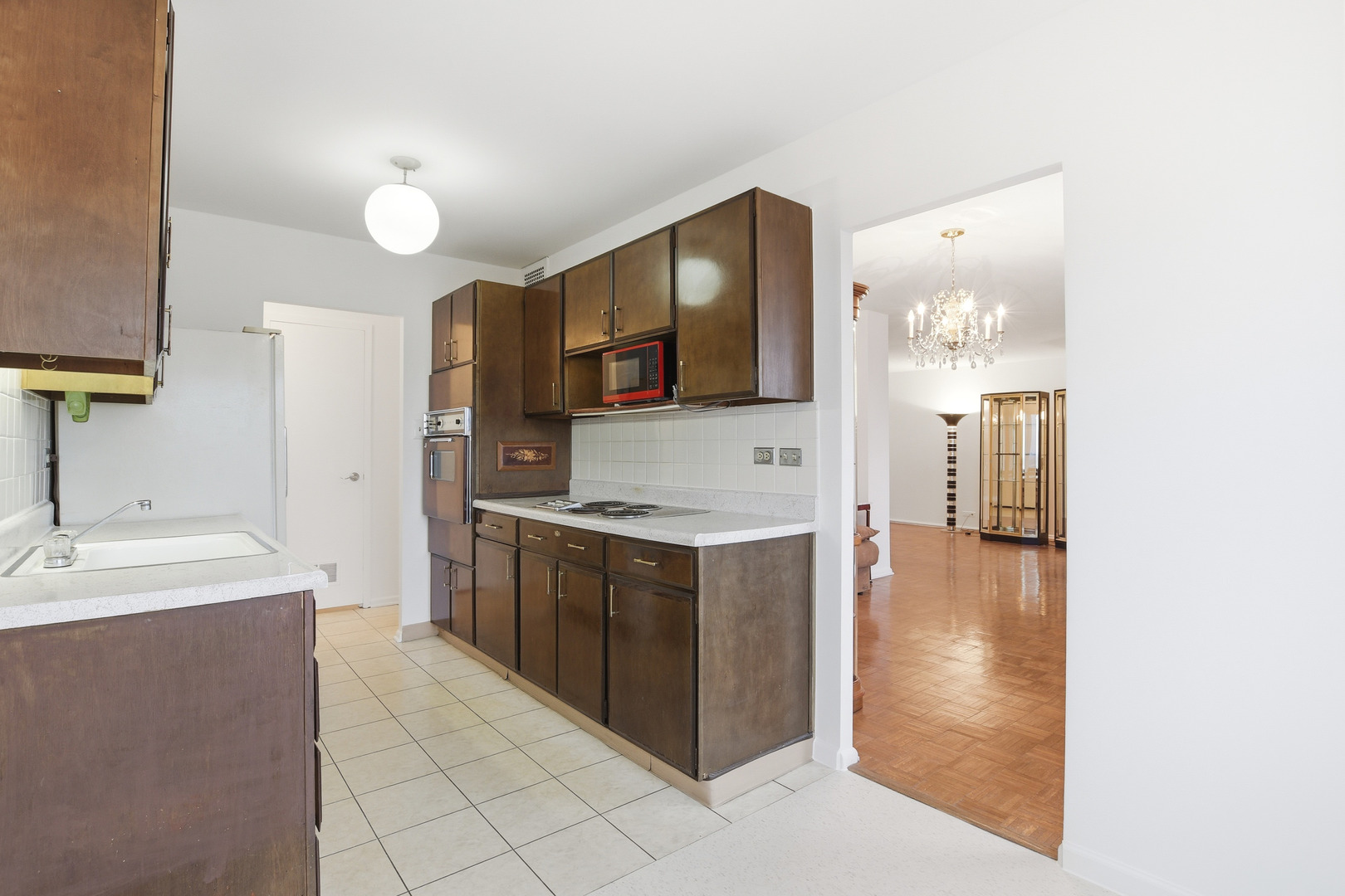 6833 N KEDZIE Avenue 1006