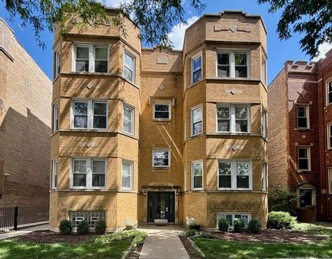 4251 N Mozart Street 2S Chicago IL 60618